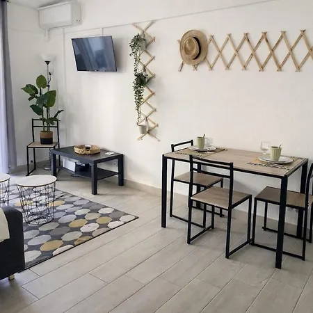 Leandro's House By Calyferias * Albufeira